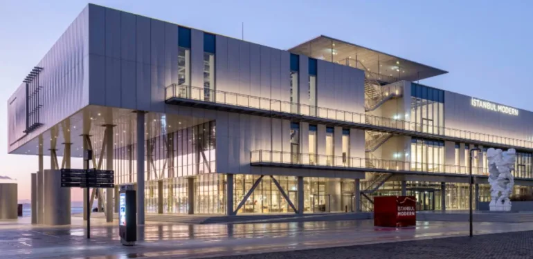 İstanbul Modern, kültürel mimari alanında 'Yılın Binası' ödülünü kazandı