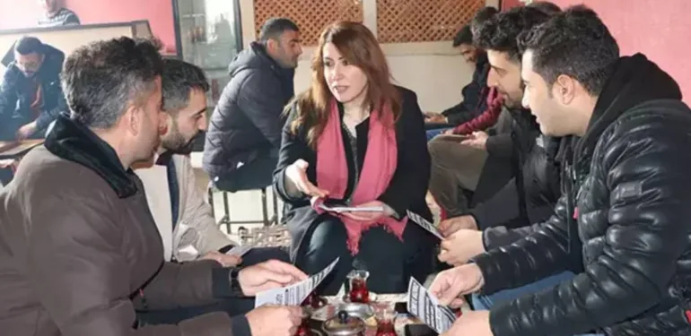 Kadınların sesi olacak... Erkek muhtar adaylarına karşı yarışacak