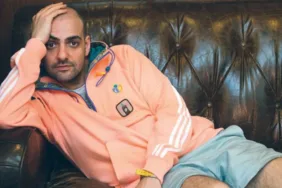 Konsere mini eteğiyle çıkan Bartu Küçükçağlayan'ın tarzı sosyal medyada beğeni topladı