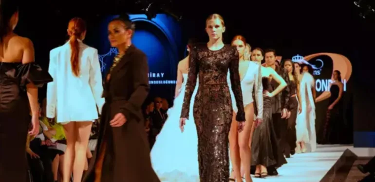 Londra Moda Haftası’nda 20 özel Türk tasarımı... Diyarbakırlı öğrenciler için podyuma çıktılar