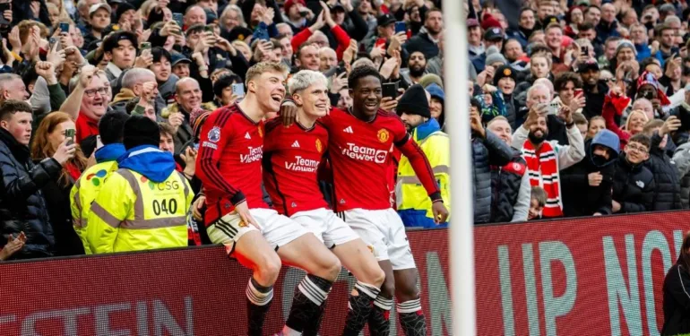 Manchester United West Ham'ı 3 golle geçti!