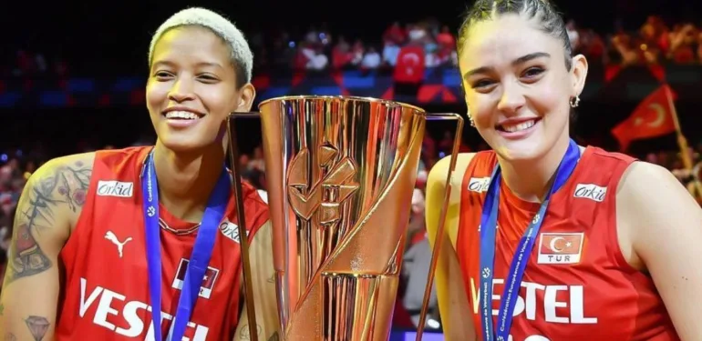 Melissa Vargas Azer Bülbül şarkısıyla paylaşım yaptı! Arkadaşlarından eğlenceli yorumlar geldi