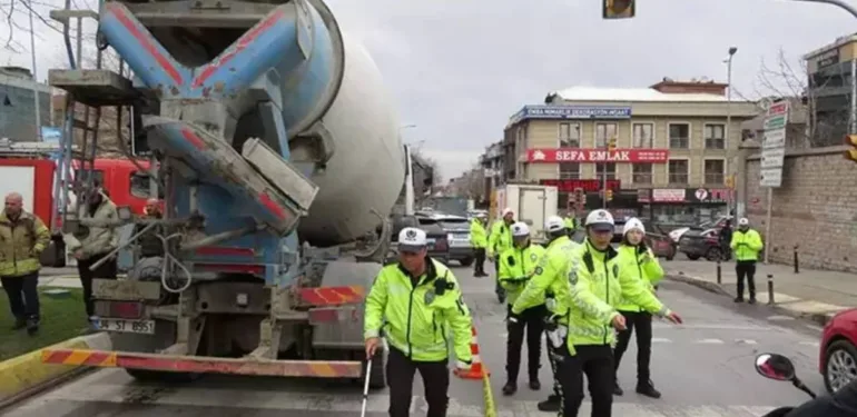 Metrelerce sürüklendi... Beton mikseri hamile kadını ezdi!