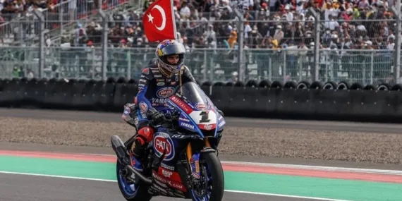 Üst Üste 12. galibiyet: Toprak Razgatlıoğlu’ndan Superbike rekoru!