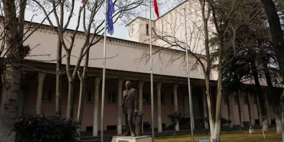 Opera Sahnesi’nin ‘mutfağı’ çocuklara kapılarını açıyor… Opera Tur projesi hayata geçirildi