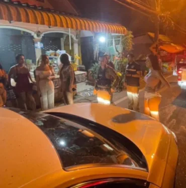 Ortalık savaş alanına döndü Turistler ve eskortlar birbirine girdi 3 Dünya Savaşı gibiydi
