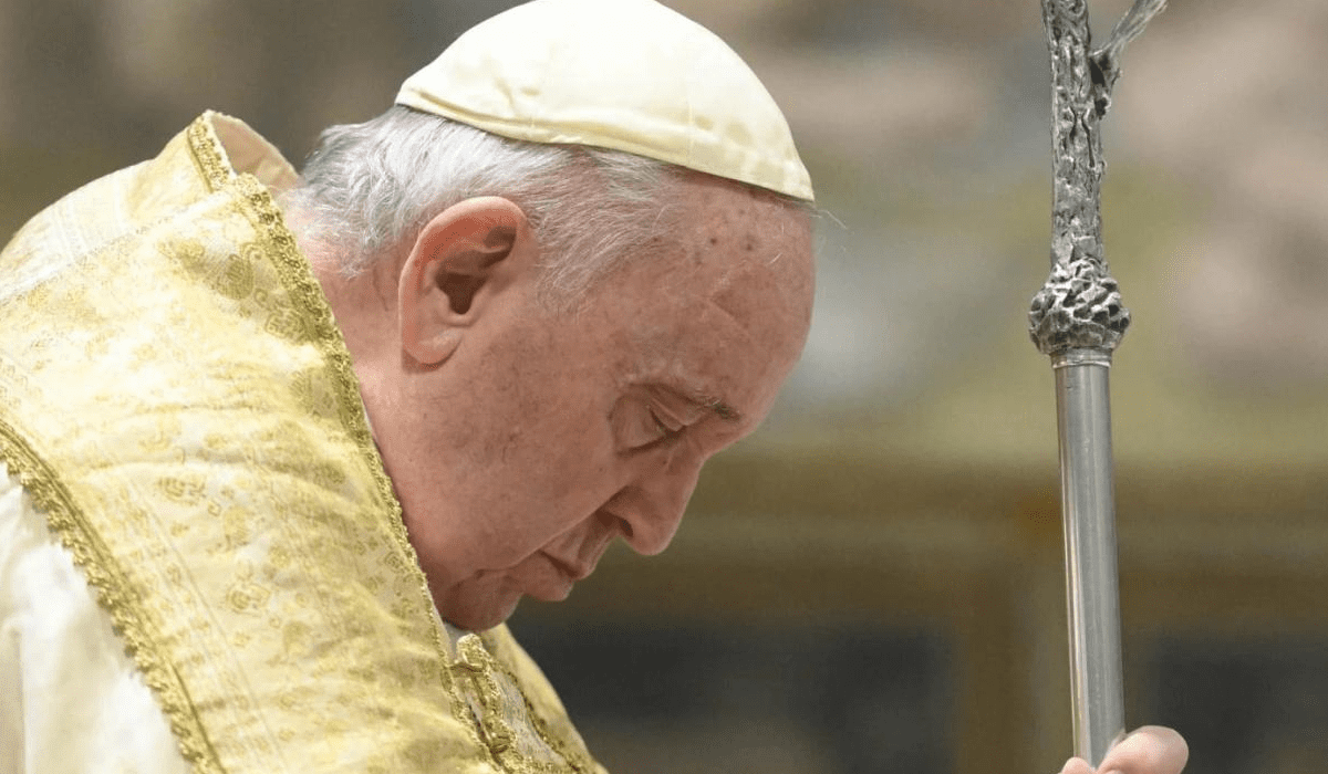 Papa Francis hastaneye kaldırıldı