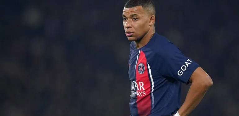 Real Madrid'den Kylian Mbappe'ye 5 yıllık sözleşme...