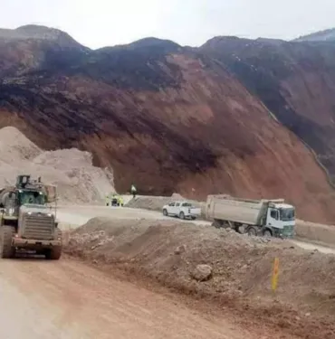 Son dakika... Erzincan'da altın madeninde toprak kayması!