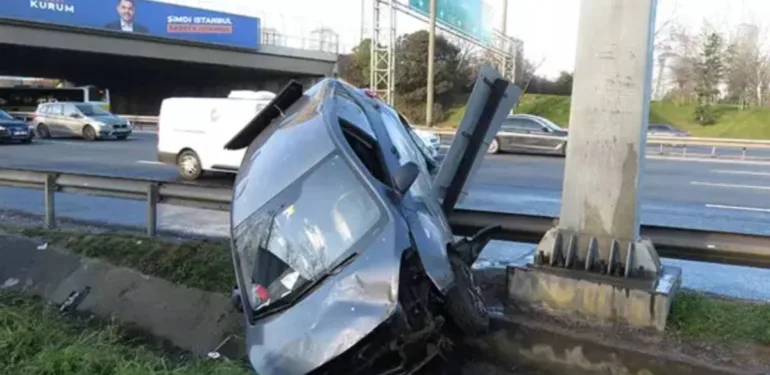 Ümraniye TEM Otoyolu'nda trafik kazası yaşandı