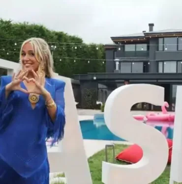 Yurt dışında müstehcen anlarla biliniyor... Saba Tümer'ın sunduğu 'Aşk Adası' gündemde!