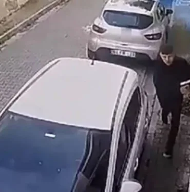 Zile basıp saklandı, kapıyı açan dedesine kurşun yağdırdı! Torun dehşeti kameralara yansıdı...