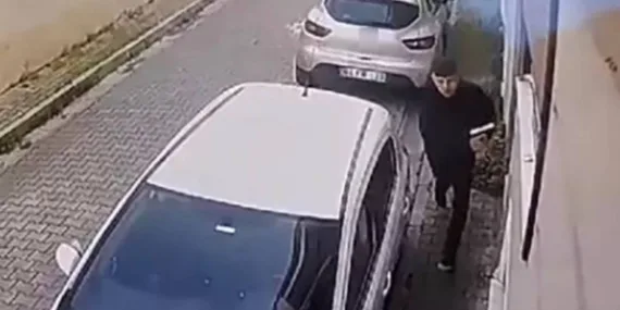 Zile basıp saklandı, kapıyı açan dedesine kurşun yağdırdı! Torun dehşeti kameralara yansıdı…