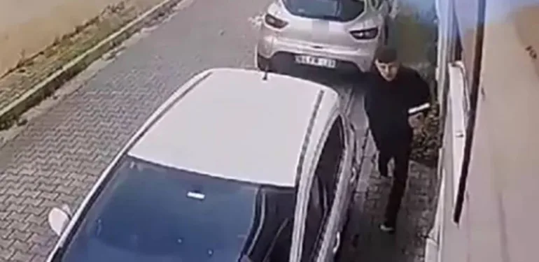 Zile basıp saklandı, kapıyı açan dedesine kurşun yağdırdı! Torun dehşeti kameralara yansıdı...