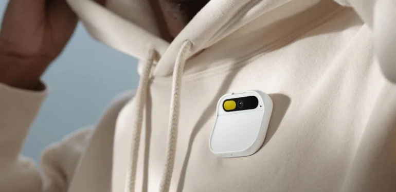 Ai Pin nedir, ne işe yarar? Humane giyilebilir teknolojisi AI Pin