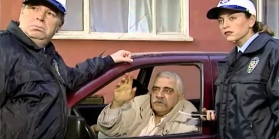 ‘Sarhoşum gel beni al’ repliği gerçek oldu… Alkollü sürücü kendini ihbar etti!