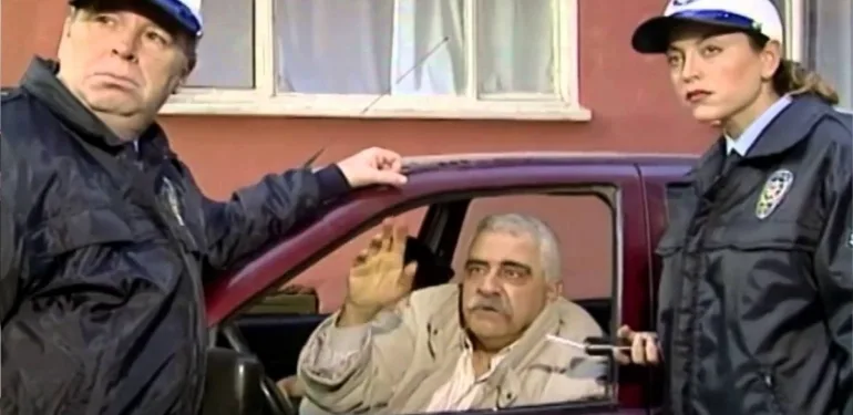 ‘Sarhoşum gel beni al’ repliği gerçek oldu… Alkollü sürücü kendini ihbar etti!