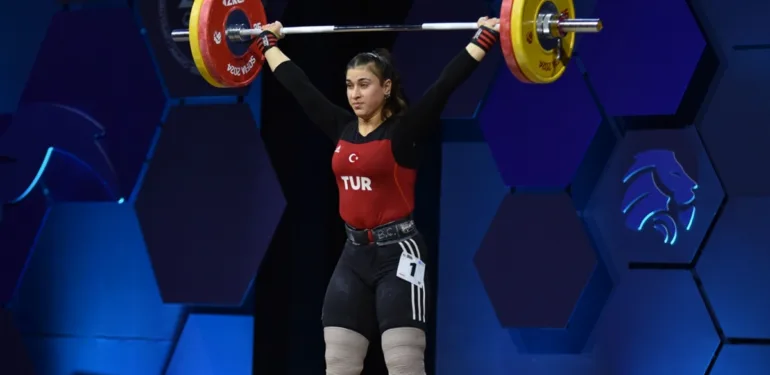 büşra çan