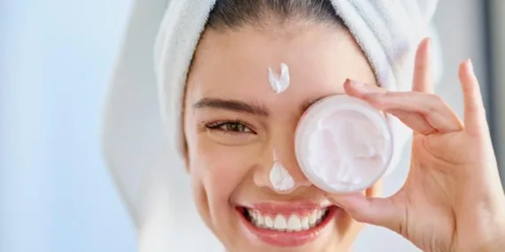 Kimyasal ürünlerden uzak durun! Cilt lekelerine karşı en etkili 5 doğal çözüm