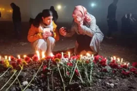 diyarbakır galeria sitesinde deoremde ölenler anıldı