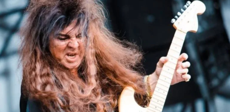dünyaca ünlü elektrogitar virtüözü