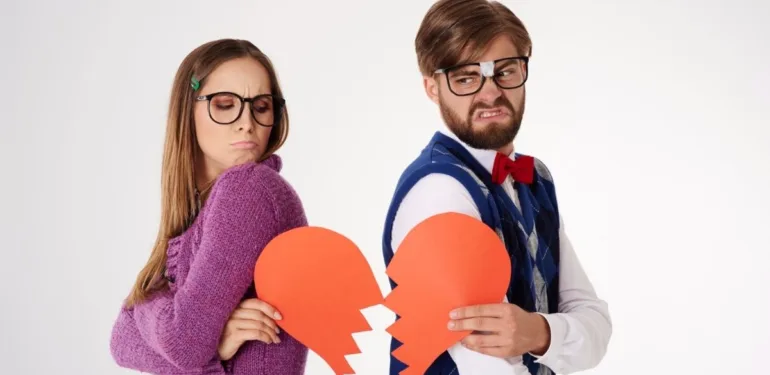 İlişkilerde güven sorunu yaşayan 5 burç