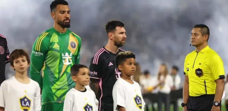 Kim Kardashian’ın oğlu Lionel Messi ile sahaya çıktı: Kardashian gururla paylaştı!