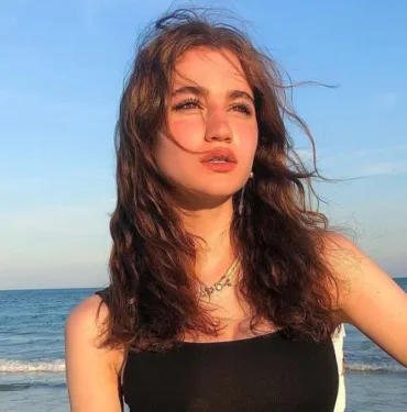 kayra sır kimdir
