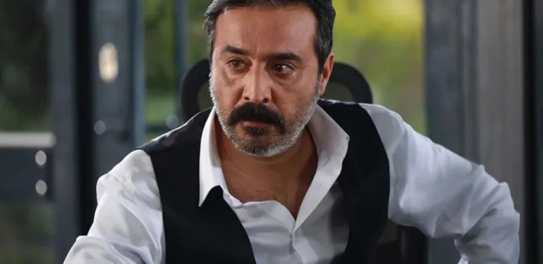 Mustafa Üstündağ kimdir, Behçet Şavlı karakterinin analizi ne?