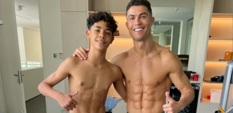 Ronaldo’nun oğluyla verdiği pozlar hayranlarını ikiye böldü!