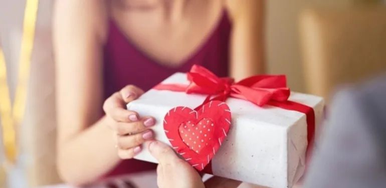 Sevgililer Günü için en iyi 5 hediye… Sevgiliniz bunlara bayılacak!