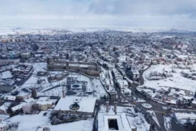 3 il buz tuttu... Yollar karla kaplandı