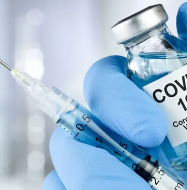 62 yaşındaki adam 217 kez Covid-19 aşısı oldu