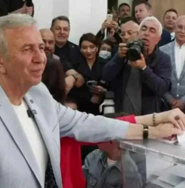 ABB Başkanı Mansur Yavaş, oy kullanarak mesaj verdi 'Hiçbir tereddüdümüz yoktur...'
