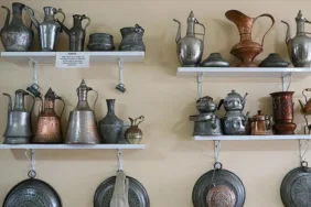 Ailesinin satmasına engel oldu... Türk kültürüne ait mutfak eşyalarına sahip çıktı