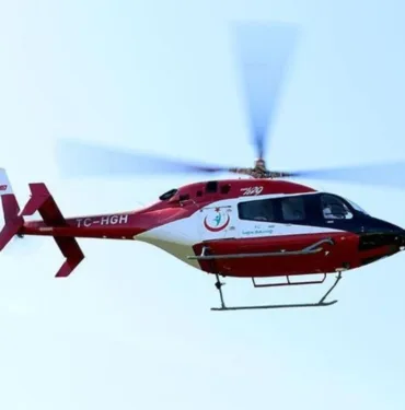Ambulans helikopter minik bebek için havalandı