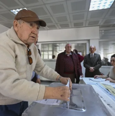 Ankara'da huzurevi sakinleri oy kullandı
