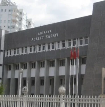 Antalya'da adli emanetten uyuşturucu çalma skandalı 3 Memur tutuklandı!