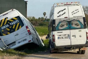 Antalya'da, öğrenci ile işçi servis minibüsleri çarpıştı 9 yaralı