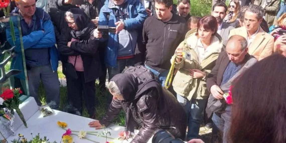 Berkin Elvan, katledilişinin 10. yılında mezarı başında anıldı