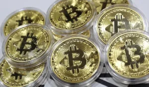 Bitcoin rekora koşuyor 65 bin dolar seviyesini aştı