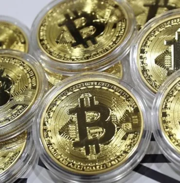 Bitcoin rekora koşuyor 65 bin dolar seviyesini aştı