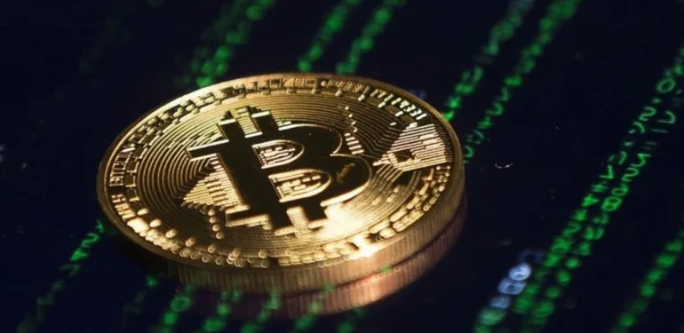 Bitcoin'in fiyatı 71 bin doların üzerine çıkarak rekor tazeledi