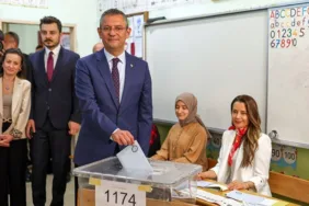 CHP Genel Başkanı Özgür Özel oyunu kullandı 'Silahlardan uzak durmayı öneriyorum