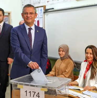 CHP Genel Başkanı Özgür Özel oyunu kullandı 'Silahlardan uzak durmayı öneriyorum