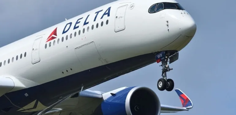 Dakikalarca kurtarılmayı beklediYardımına pilot koştu