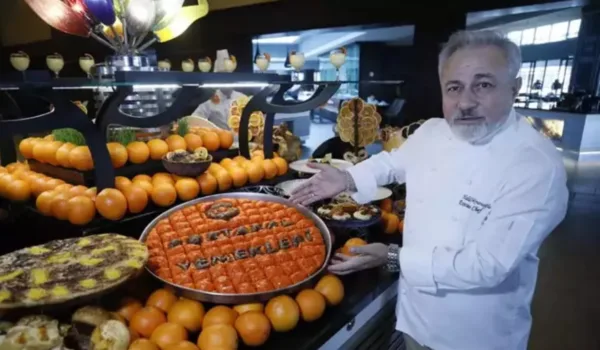 Dalında kalan portakalla yapılıyor Adana kebabından pideye tam 101 çeşit