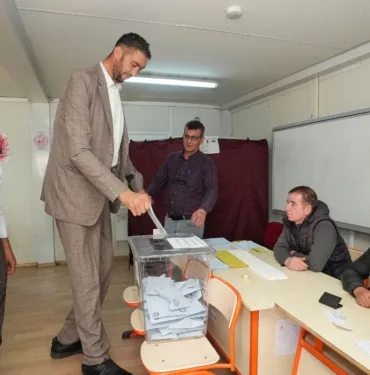 Dünyanın en uzun adamı ünvanlı Sultan Kösen Mardin'de oyunu kullandı (2)