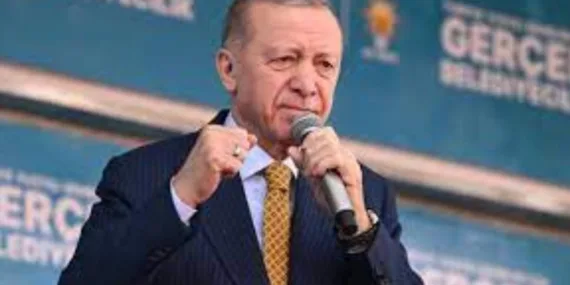 Erdoğan kürsüde konuşurken ‘Şeriat istiyoruz’ sloganı atıldı