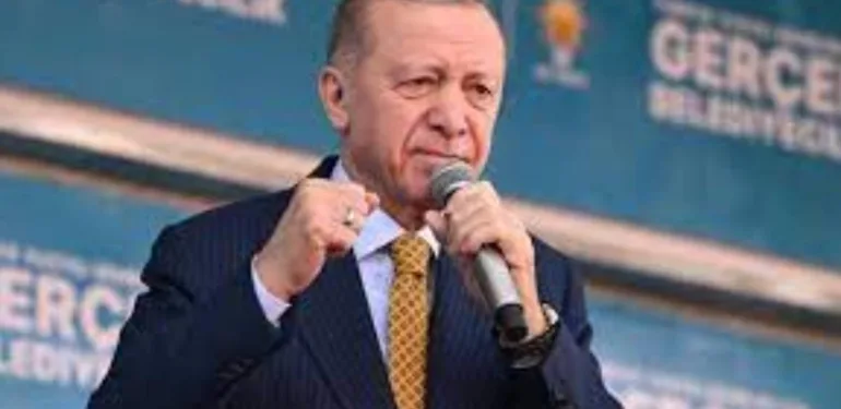 Erdoğan kürsüde konuşurken ‘Şeriat istiyoruz’ sloganı atıldı